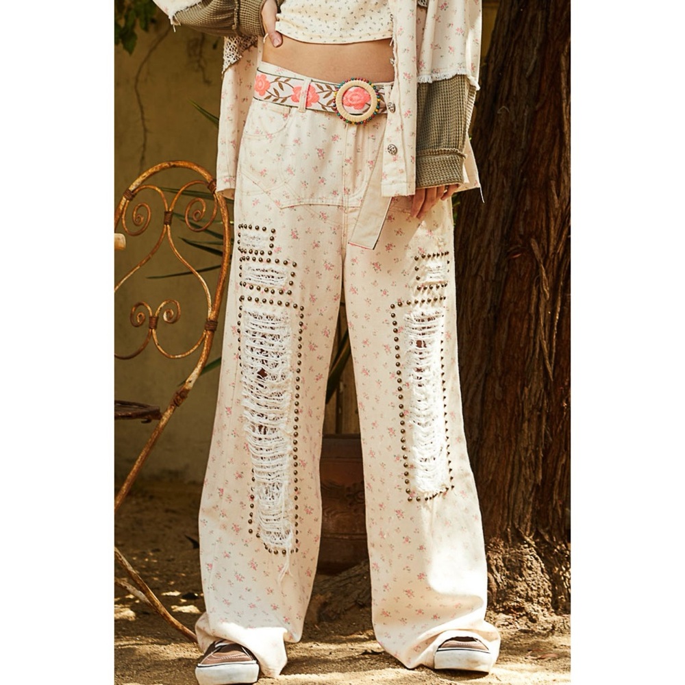 POL Cream Floral Studded Distressed Straight Leg Denim Jeans - Picture 3 of 7
